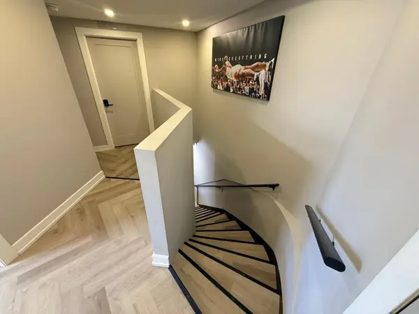 250 Regina RD #15, Vaughan, ON L4L 8N2