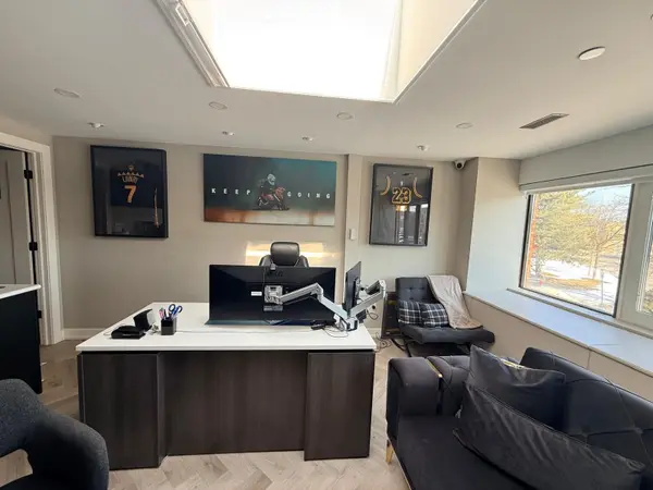 250 Regina RD #15, Vaughan, ON L4L 8N2