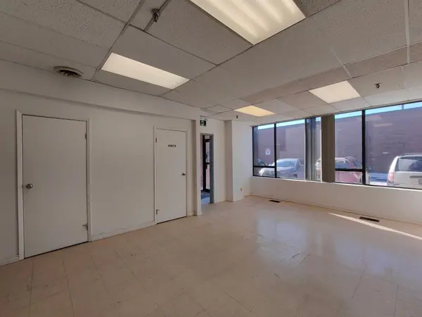 300 Esna Park DR #24, Markham, ON L3R 1H3