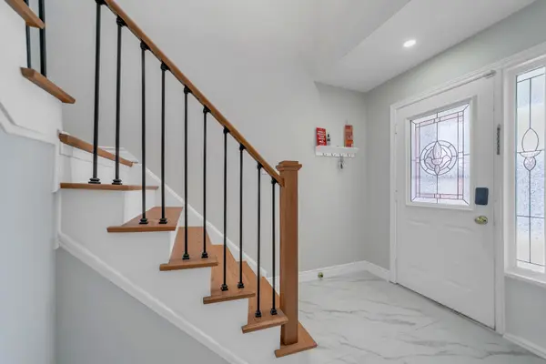 65 Creditstone RD, Brampton, ON L6Y 4E9