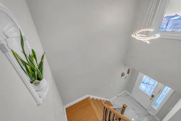 65 Creditstone RD, Brampton, ON L6Y 4E9