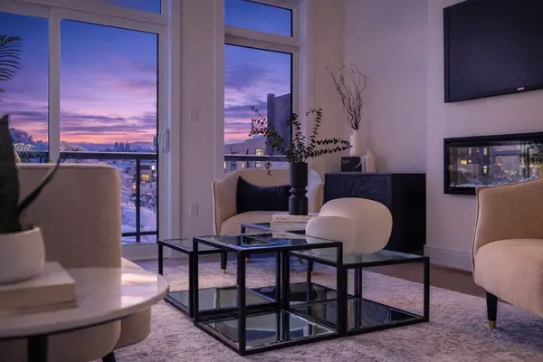 17 Innes AVE, Toronto W03, ON M6E 0B2