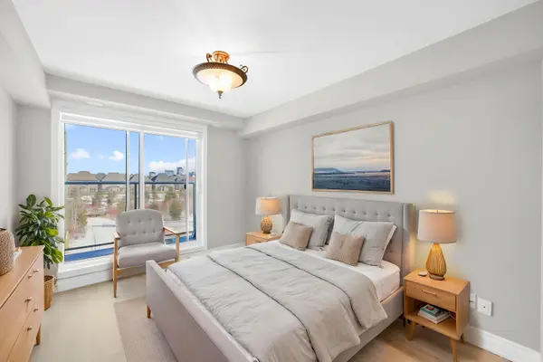 3078 Sixth Line #321, Oakville, ON L6M 1P8