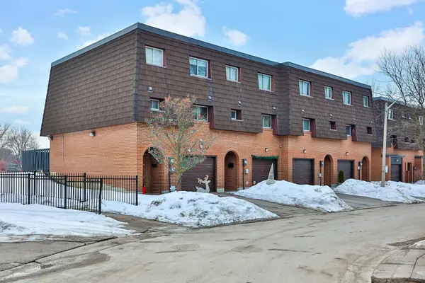 100 Darras CT #74, Brampton, ON L6T 1W7