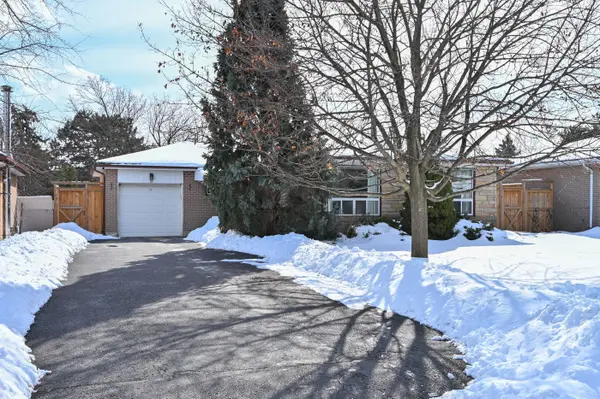 8 Beechwood CRES, Brampton, ON L6T 1Y1