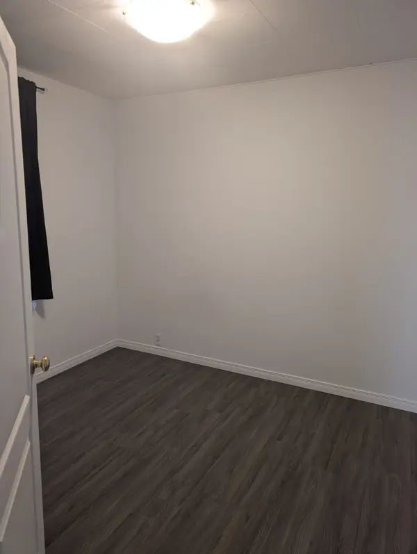 5145 Kitchener ST, Niagara Falls, ON L2G 1B1