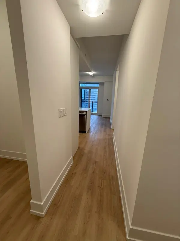 206 King ST W #710, Hamilton, ON L8P 1A5