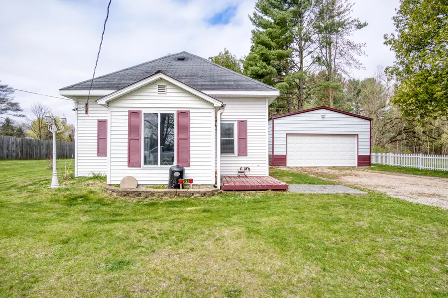 321 N Norman ST, Barryton Vlg-fork Twp, MI 49305