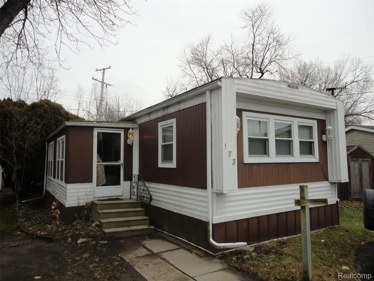 173 Preswick ST, Bedford Township, MI 48182