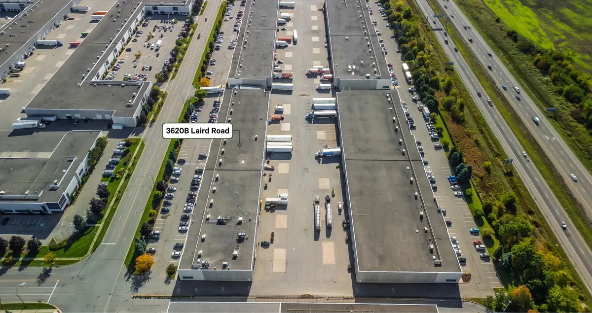 3620B Laird RD #3, Mississauga, ON L5L 5Y7