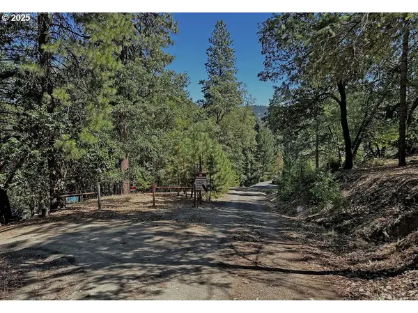 Ashland, OR 97520,4712 OLD HIGHWAY 99S