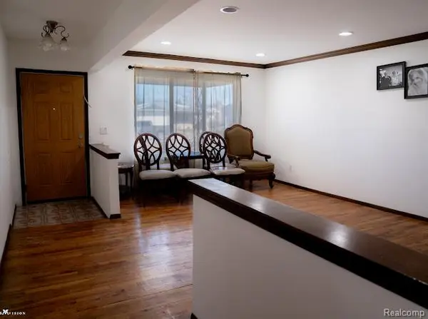 3650 Veronica DR, Sterling Heights, MI 48310