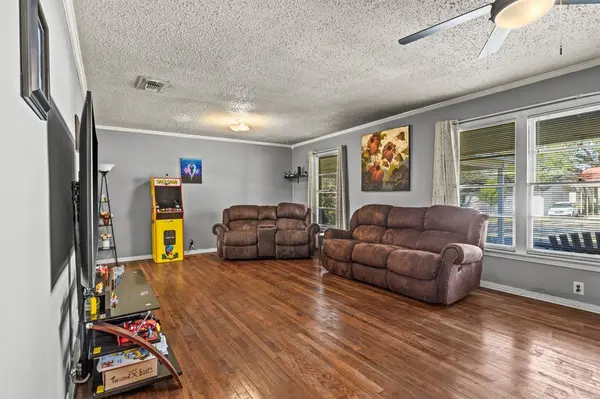 1210 E 4th Street, Mount Pleasant, TX 75455