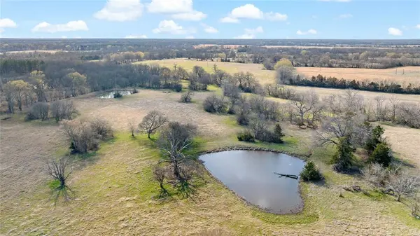 4279 Fm 909, Clarksville, TX 75426