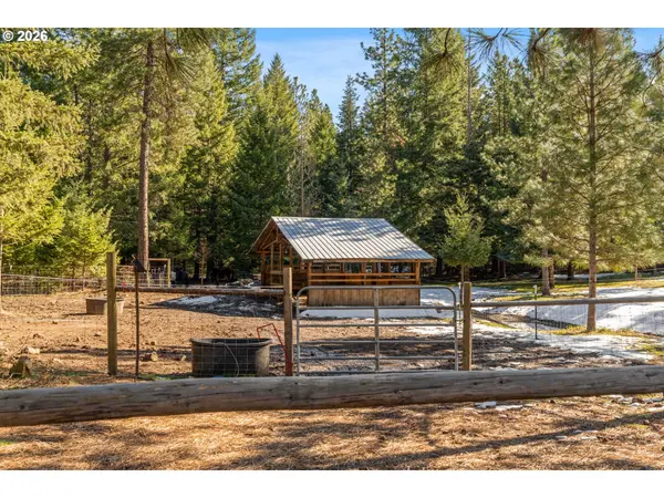 2216 HIGHWAY 141, Trout Lake, WA 98650