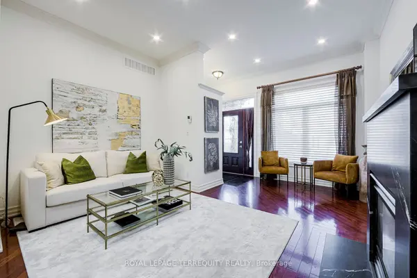 329 Lippincott ST, Toronto C01, ON M5S 2P6