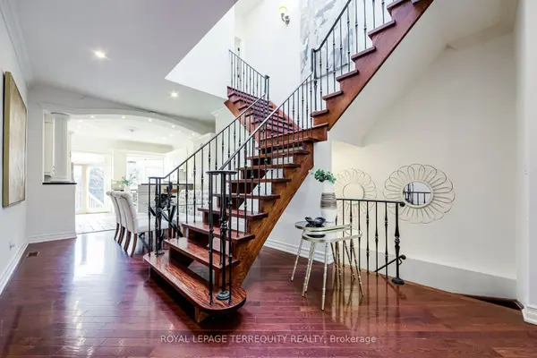 329 Lippincott ST, Toronto C01, ON M5S 2P6