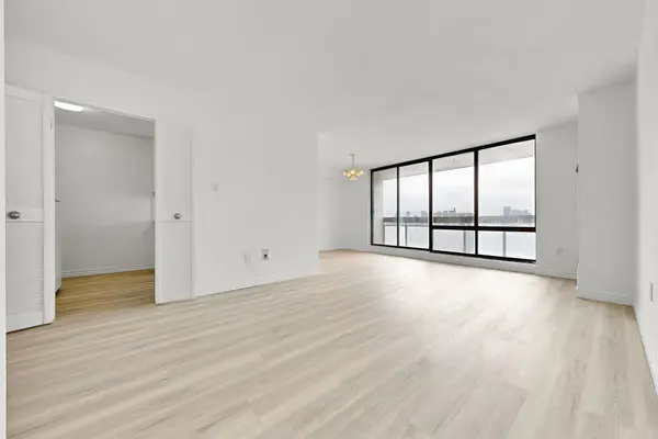 260 Seneca Hill DR #1604, Toronto C15, ON M2J 4S6