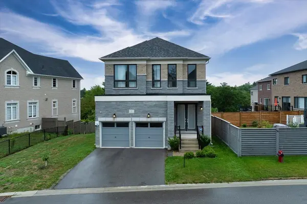 7 Maple Fields CIR, Aurora, ON L4G 3X6