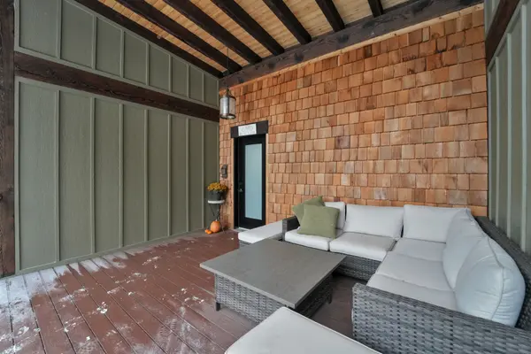 2084 Grand BLVD, Burlington, ON L7P 0N1