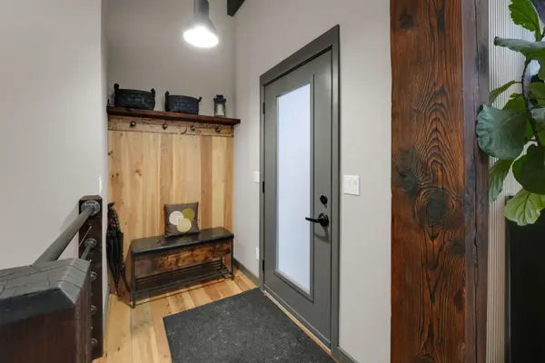 2084 Grand BLVD, Burlington, ON L7P 0N1