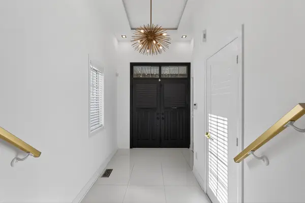 4637 James Austin DR, Mississauga, ON L4Z 4H2