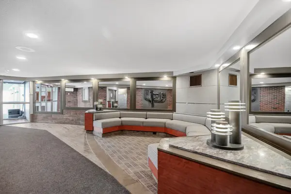 20 Chesterton DR #708, Cityview - Parkwoods Hills - Rideau Shore, ON K2E 6Z7