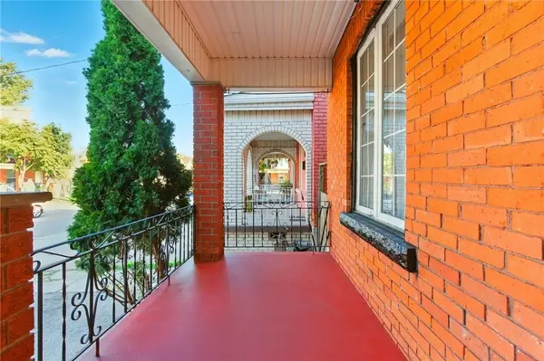 44 Holton AVE N, Hamilton, ON L8L 6H4