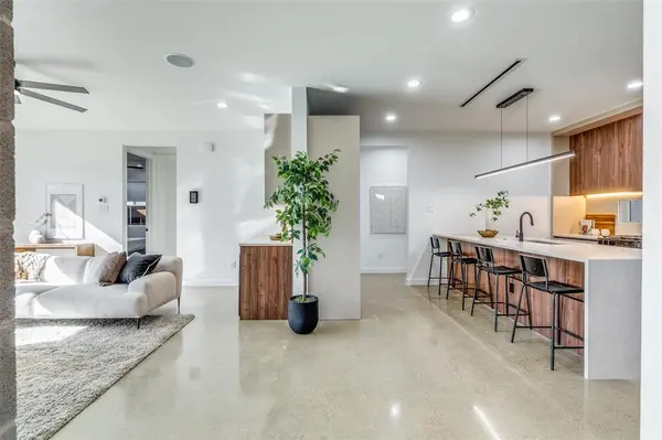 1439 E Louisiana Avenue, Dallas, TX 75216