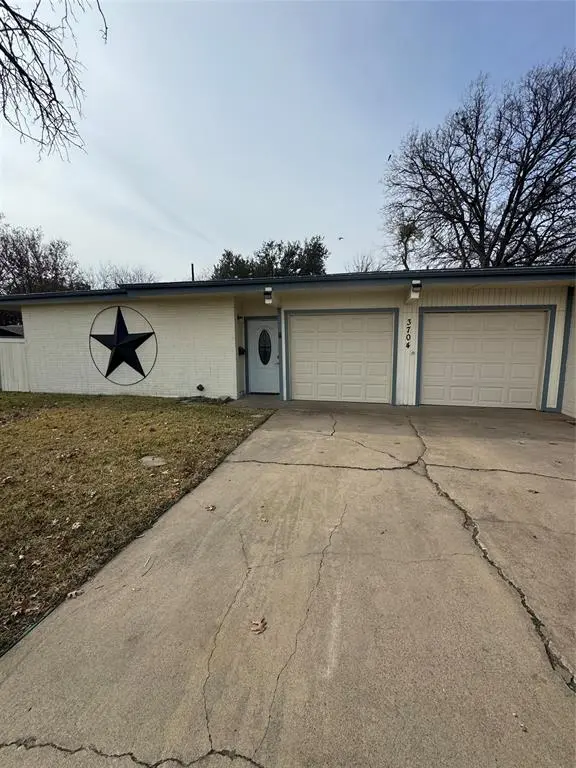 3704 Cork Place, Fort Worth, TX 76116