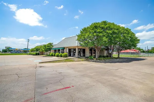 434 Wilshire Boulevard, Burleson, TX 76028