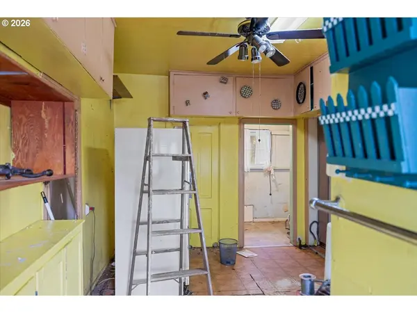 606 NW NICHOL AVE, Myrtle Creek, OR 97457