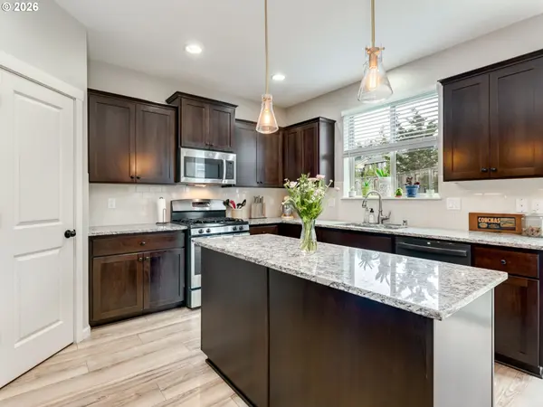 2207 NE VERBENA LN, Camas, WA 98607