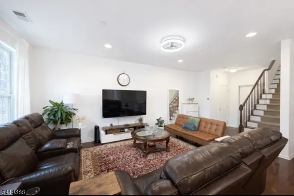 8 Swing Bridge Ln, South Bound Brook Boro, NJ 08880