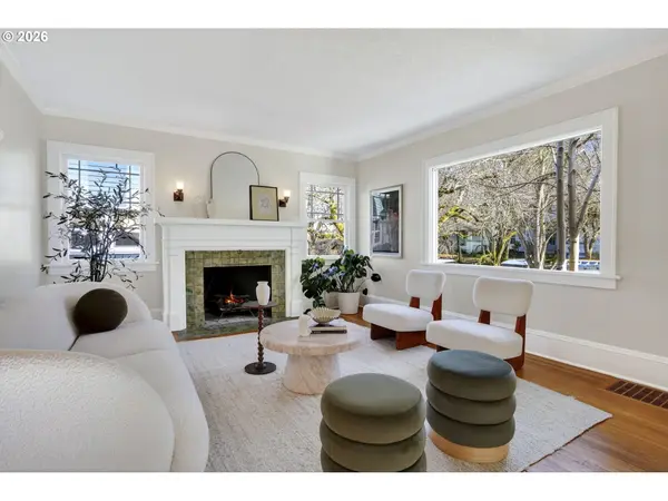 4313 NE HAZELFERN PL, Portland, OR 97213