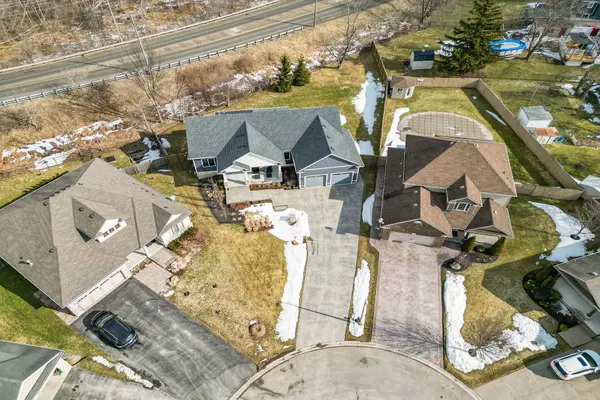 166 Michelle CT, Welland, ON L3C 0A2