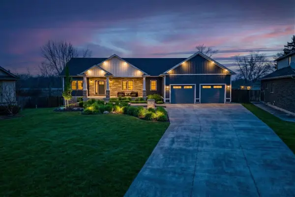 166 Michelle CT, Welland, ON L3C 0A2