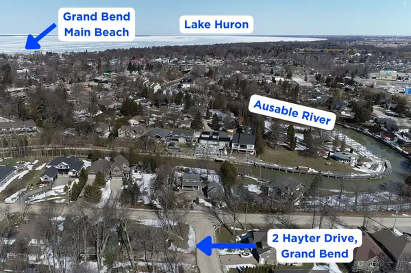 2 Hayter DR, Lambton Shores, ON N0M 1T0