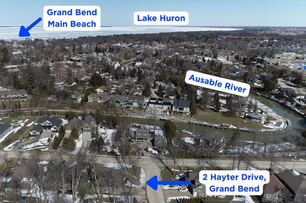 2 Hayter DR, Lambton Shores, ON N0M 1T0