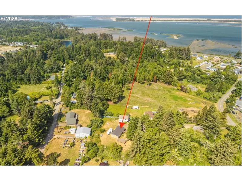 91382 GRINNELL LN, Coos Bay, OR 97420