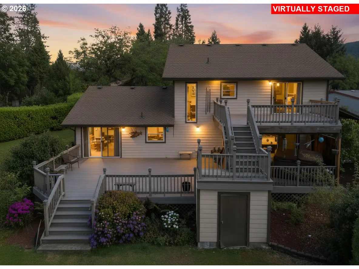 1884 WILD RIVER DR, Roseburg, OR 97470