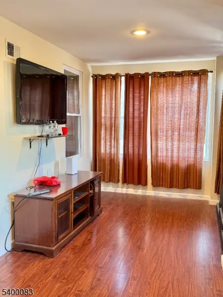 630 Park Ave, Elizabeth City, NJ 07208