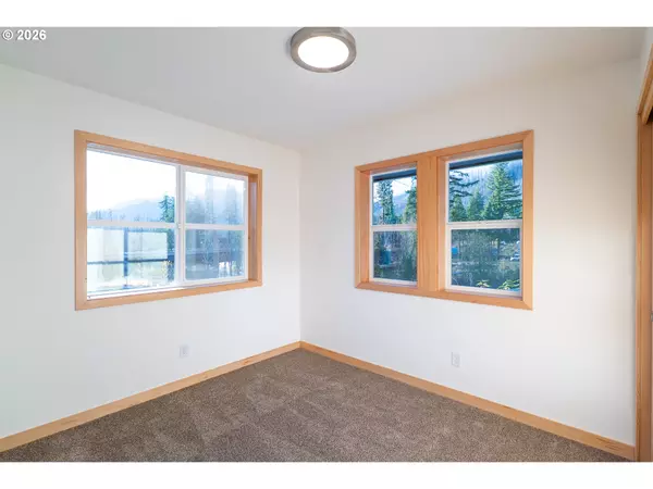 Blue River, OR 97413,51690 Rose ST