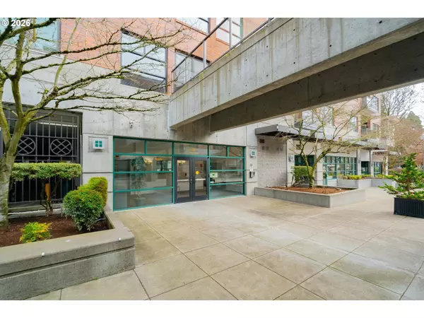 Vancouver, WA 98660,300 W 8TH ST #306E