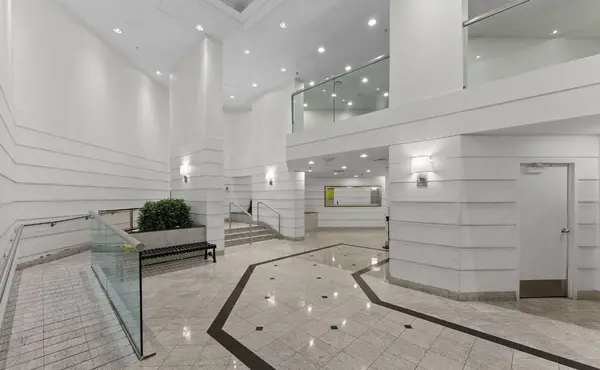 711 Bay ST #1915, Toronto C01, ON M5G 2J8