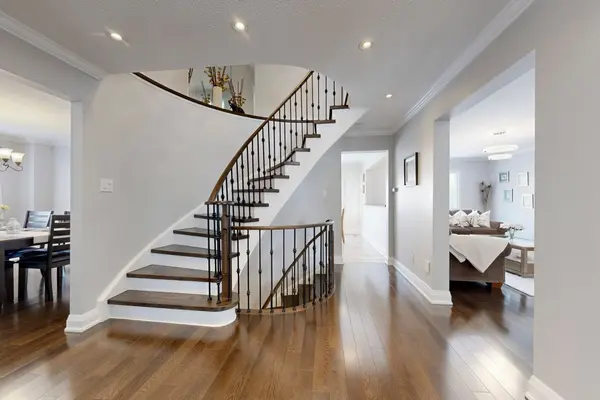 535 Malvern CRES, Newmarket, ON L3Y 7L7