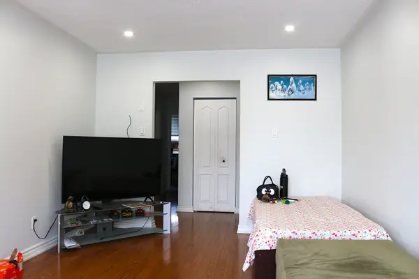 53 Ascot AVE, Brampton, ON L6T 2P3