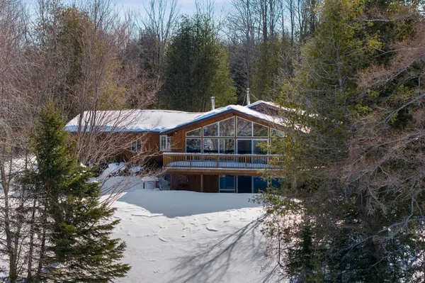 47A Trillium LN, North Algona Wilberforce, ON K0J 1T0