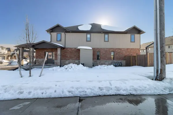 118 Simmonds DR #7, Guelph, ON N1E 0S3