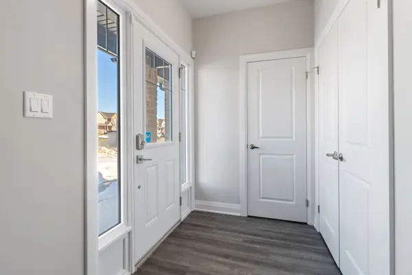 118 Simmonds DR #7, Guelph, ON N1E 0S3